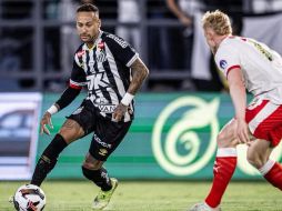 El jugador de 33 años comenzó a presentar síntomas el pasado jueves y fue apartado de inmediato como medida preventiva. INSTAGRAM/ @santosfc.