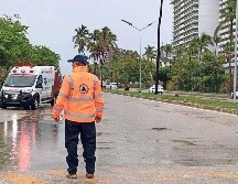 Bárbara sigue siendo peligrosa y sus lluvias pueden dejar desbordamientos de arroyos y deslaves. SUN