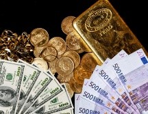 Las reservas de oro de los bancos centrales se sitúan en niveles cercanos a los de la era Bretton Woods, aunque ahora contabilizan una cuota mucho menor de la oferta de oro total. ESPECIAL / EFE y CANVA