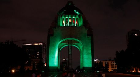 Inmuebles icónicos de la capital lucirán sus nuevas luces de cara a la llegada del Mundial. EFE/M. Guzmán