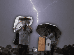 Las lluvias puntuales fuertes a intensas podrían generar incremento en los niveles de ríos y arroyos, deslaves, inundaciones y encharcamientos. SUN / ARCHIVO