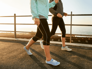 Investigaciones recientes han demostrado que no es necesario llegar a los 10 mil pasos diarios para obtener beneficios para la salud.  CANVA