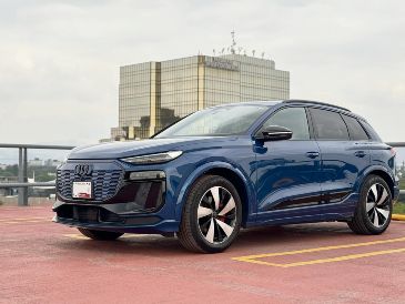 El Audi Q6 e-Tron es rápido, con grandes acabados y equipo. CORTESÍA