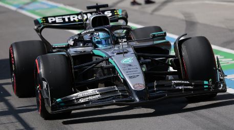 Russell, que logra así su segunda pole consecutiva, fue el último en cerrar su vuelta rápida durante la Q3 y la ejecutó con precisión quirúrgica.EFE/ S. THEW.