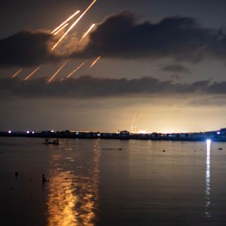 Último ataque de Irán en Israel causa un muerto y decenas de heridos