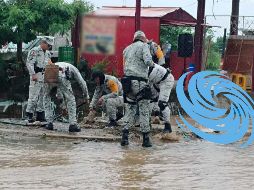 En las playas, las autoridades invitan a la población a alejarse de las zonas de riesgo. SUN / ESPECIAL