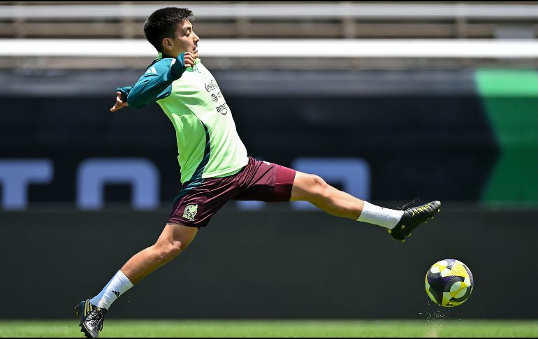 El juvenil Gilberto Mora recibió la oportunidad, por parte de Javier Aguirre, de ser convocado con la Selección Mexicana Mayor; sin embargo, el mediocampista de 16 años ha tenido muy pocos minutos. IMAGO7