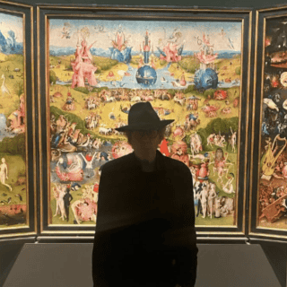 Tim Burton inaugurará en CDMX su misterioso laberinto artístico