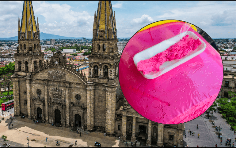 El turrón rosa se acompaña con limón, chile en polvo e incluso chamoy, de acuerdo al gusto de cada persona. EL INFORMADOR/ARCHIVO ESPECIAL