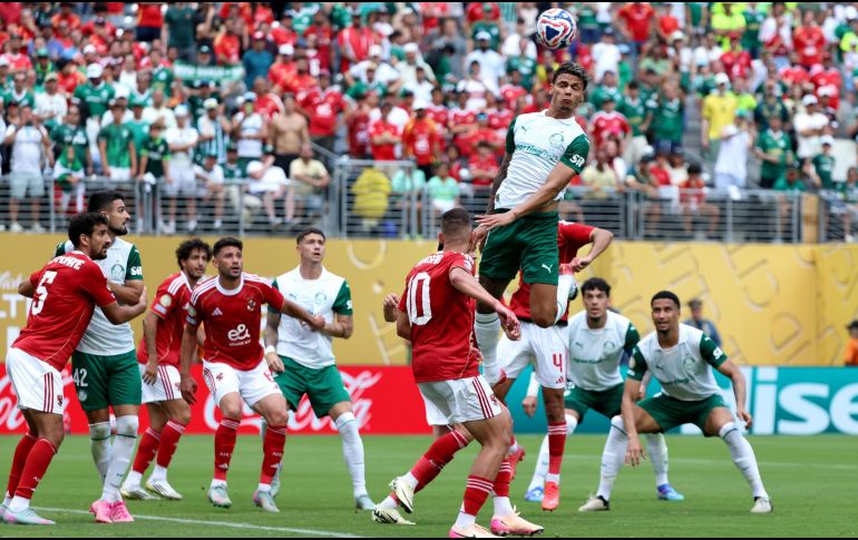 Palmeiras recompuso su camino en el torneo con una victoria 2-0 ante Al Ahly. EFE / J. Lane