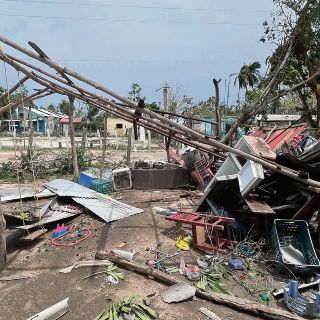 Huracán "Erick" deja a su paso dos muertos, destrozos en carreteras y fallas eléctricas