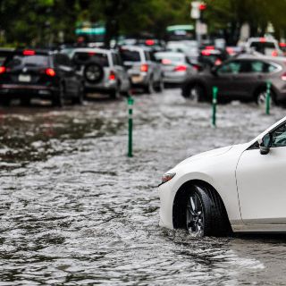 Afectaciones por lluvia en Avenida México