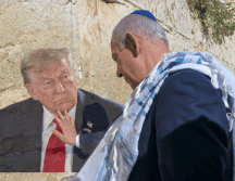 Su oficina informó de que Netanyahu y su esposa Sara acudieron a este lugar sagrado del judaísmo en la Ciudad Vieja de Jerusalén a ofrecer oraciones. EFE/Oficina del Primer Ministro de Israel EFE/L. Marin