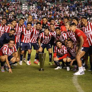 Chivas vence a León y se corona en la Copa Morelos