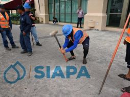 SIAPA suspendió el servicio de agua en una plaza comercial de Guadalajara por un adeudo millonario; después se logró un convenio de pago y el servicio fue restablecido. ESPECIAL