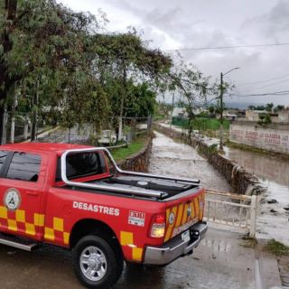 Lluvia provoca inundaciones y automóviles varados en varios puntos de la ZMG