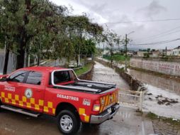 En la Colonia El Mante en Tlaquepaque el arroyo conocido como “Seco” se desbordó. CORTESÍA.
