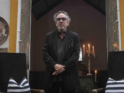 CIUDAD DE MÉXICO. MasterClass del director estadounidense Tim Burton, al interior del Panteón Civil de Dolores en la Ciudad de Mexico. Foto: ARCHIVO/SUN/Gabriel Pano