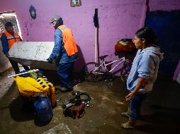 En el canal el nivel del agua alcanzó los tres metros de altura; al interior de algunas viviendas fueron hasta dos metros. EL INFORMADOR / H. FIGUEROA