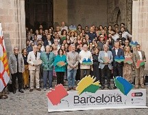 Autoridades de Barcelona y de Guadalajara posan tras la presentación del programa de la ciudad Invitada de Honor para la edición 2025 de la FIL. CORTESÍA