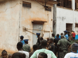 El accidente ocurrió luego de que se reactivara un transformador que estaba siendo reparado en la planta baja del edificio principal. AP/ARCHIVO