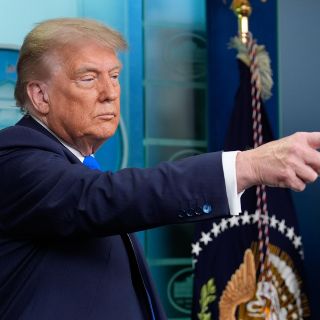 Trump presiona a los republicanos para tener listo su plan fiscal antes del 4 julio