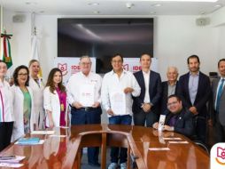 El acuerdo fue suscrito por el titular del IDEFT, Salvador Cosío Gaona, y el director de Fundación Teletón, José Guadalupe Ruiloba Madero. CORTESÍA.