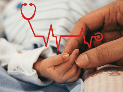 Este trastorno no se debe a que se transmita de padres a hijos, sino que probablemente se deba a una nueva variante genética que se produce en el esperma o en los óvulos. UNSPLASH / A. ROMANSA