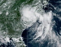 El sistema estaba previsto a girar hacia el noreste la tarde  de este domingo, mientras se debilitaba aún más. ESPECIAL / NOAA
