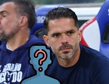 Después de su abrupta salida del Guadalajara, varios de los jugadores decidieron no intercambiar abrazos o palabras de aliento con Fernando Gago previo al encuentro. IMAGO7 / ARCHIVO