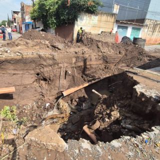 Brotan más socavones en la ZMG; especialista asegura que seguirán apareciendo más