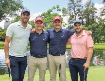 Leonardo Montero, Lázaro y Sebastián Gutiérrez con Jaime del Conde, participantes del 9° Torneo de golf “Mi Gran Esperanza”. GENTE BIEN JALISCO / E. Escamilla