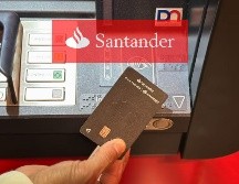 Según Santander, la funcionalidad ya está activa en 8 mil de los más de 10 mil cajeros de la institución, y se completará en los próximos días. ESPECIAL / SUN