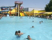 Los descuentos para adultos mayores en balnearios llegan hasta a 50%. EL INFORMADOR/Archivo