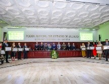 Abogados y notarios públicos de Jalisco fueron galardonados gracias a su destacada labor en el ejercicio de la ciencia del derecho. EL INFORMADOR/ A. NAVARRO.