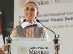 Al destacar que la soberanía de México nunca se negociará, destacó que un equipo conformado por las secretarías de Economía, Relaciones Exteriores, Hacienda y Energía viajó a Washington para seguir con las mesas de trabajo. EFE / Presidencia de México