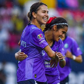 Chivas femenil gana en su debut del Apertura 2025 con doblete de Alicia Cervantes