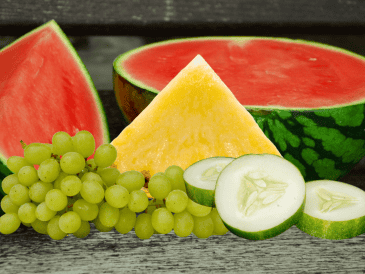 La retención de líquidos es mayormente común en adultos o en personas con hipertensión, disfunción renal, cirrosis, cálculos renales, síndrome de ovario poliquístico, entre otras. ESPECIAL