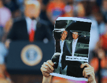 Los simpatizantes más acérrimos han quedado insatisfechos con los hallazgos, que también confirman que Epstein se suicidó mientras estaba preso en Nueva York en 2019.  EFE / ARCHIVO