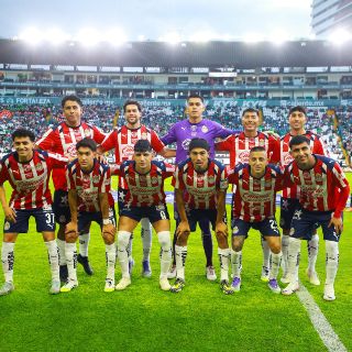 Chivas estrena refuerzos en el Apertura 2025, pero no logra la victoria