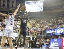 Chavanghn Lewis fue el mejor anotador de Jalisco con 21 puntos. X/AstrosJalisco