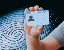 Una vez completada la transición, la CURP biométrica se convertirá en la única credencial oficial aceptada para trámites públicos y privados. ESPECIAL / CANVA