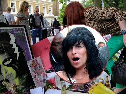 El cuerpo de Amy Winehouse fue encontrado por su guardaespaldas; se puso en contacto con los servicios de emergencia, pero estos ya nada pudieron hacer. AP / ARCHIVO