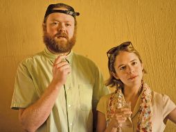 Una comedia negra sobre clichés. En la imagen, Naian González Norvind y Andrew Leland Rogers. CORTESÍA