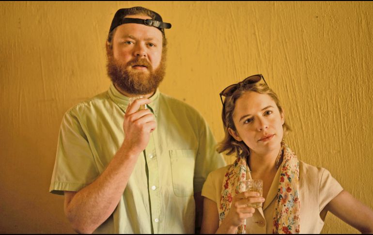 Una comedia negra sobre clichés. En la imagen, Naian González Norvind y Andrew Leland Rogers. CORTESÍA