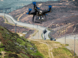 Un funcionario de Trump declaró que sólo es cuestión de tiempo antes de que estadounidenses o fuerzas del orden sean blanco de ataques en la frontera con drones de cárteles mexicanos. NTX / ARCHIVO