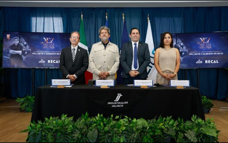 René Calderón dedicó la presea a todos los colaboradores de la empresa. EL INFORMADOR/H. Figueroa