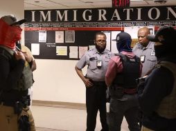 Se busca garantizar que asistan a las vistas en las cortes de inmigración o que cumplan con las posibles órdenes de expulsión. EFE / ARCHIVO