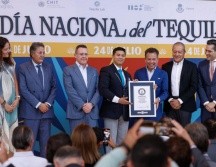 El gobernador, Pablo Lemus, señaló que la industria tequilera seguirá creciendo, por lo que se comprometió a trabajar en coordinación con el Gobierno federal para reducir los aranceles que se cobran en distintos países donde se podrían abrir nuevos mercados. EL INFORMADOR/ H. Figueroa
