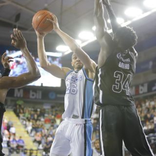 Astros mantiene el invicto en casa